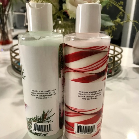 NWOT Bundle of 2 Tubes of Holiday Hand Lotion - Picture 2 of 2